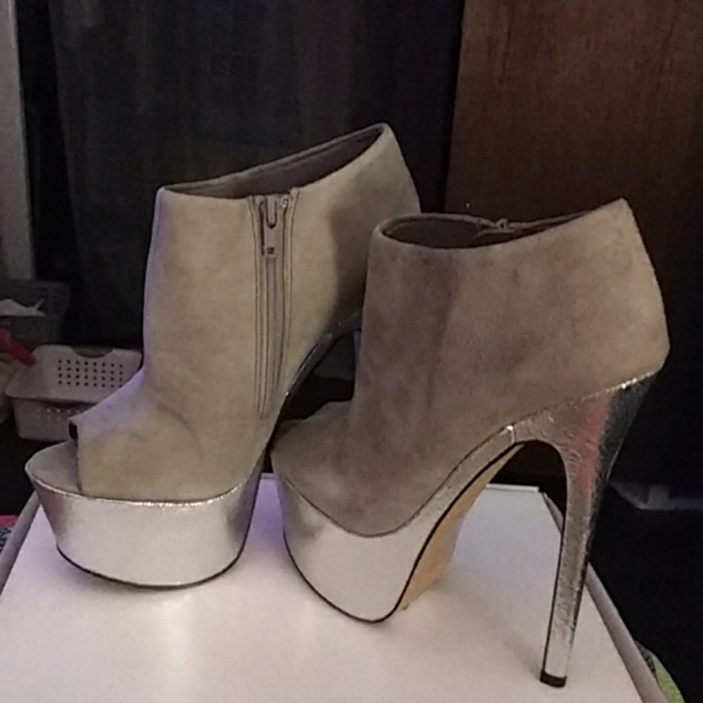 SANSA  Open Toe Silver Platform Heels